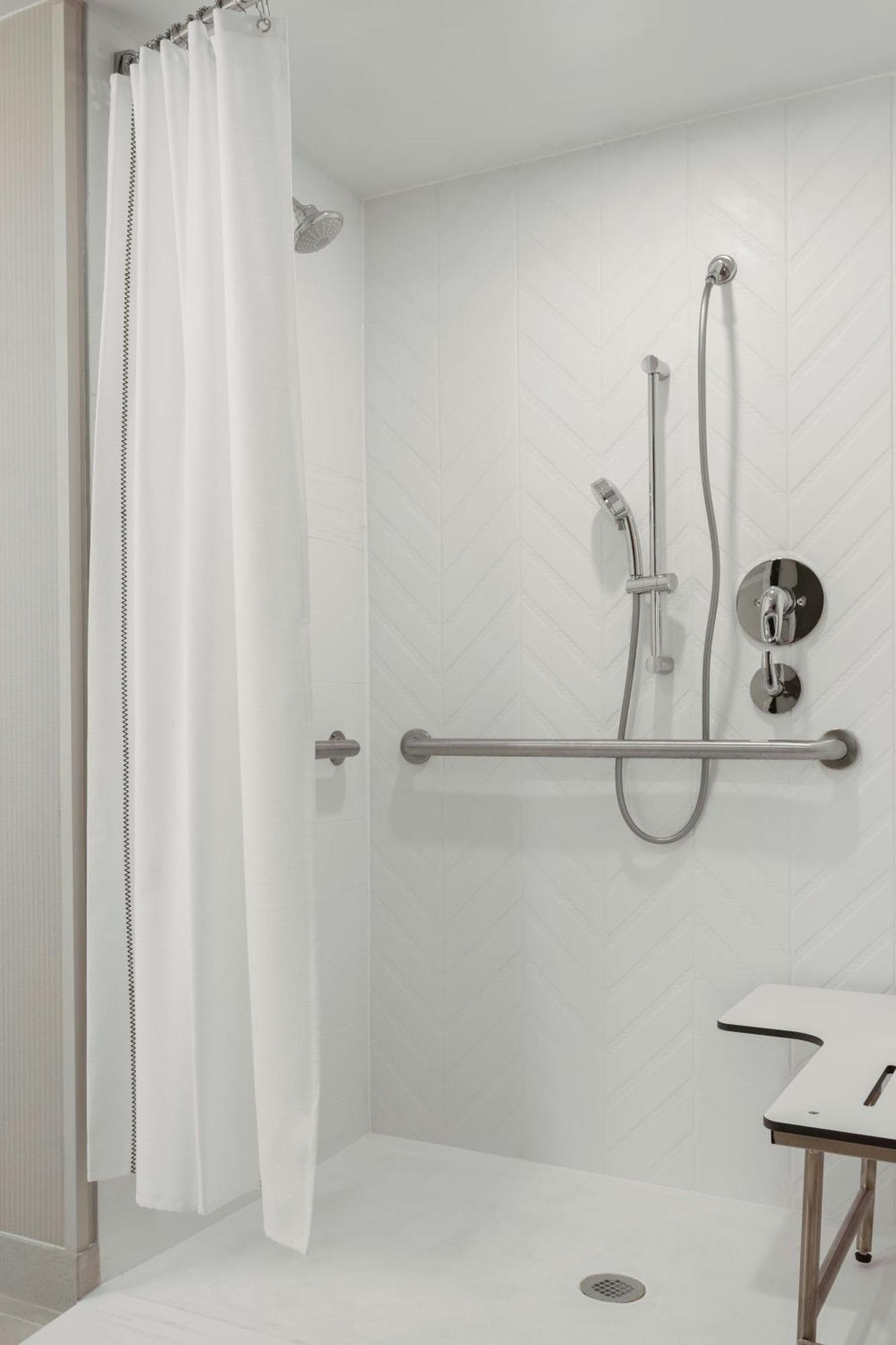Delta Hotels By Marriott Indianapolis Airport Zewnętrze zdjęcie